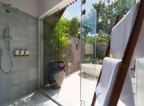 Villa Seseh Beach I, Master-Badezimmer